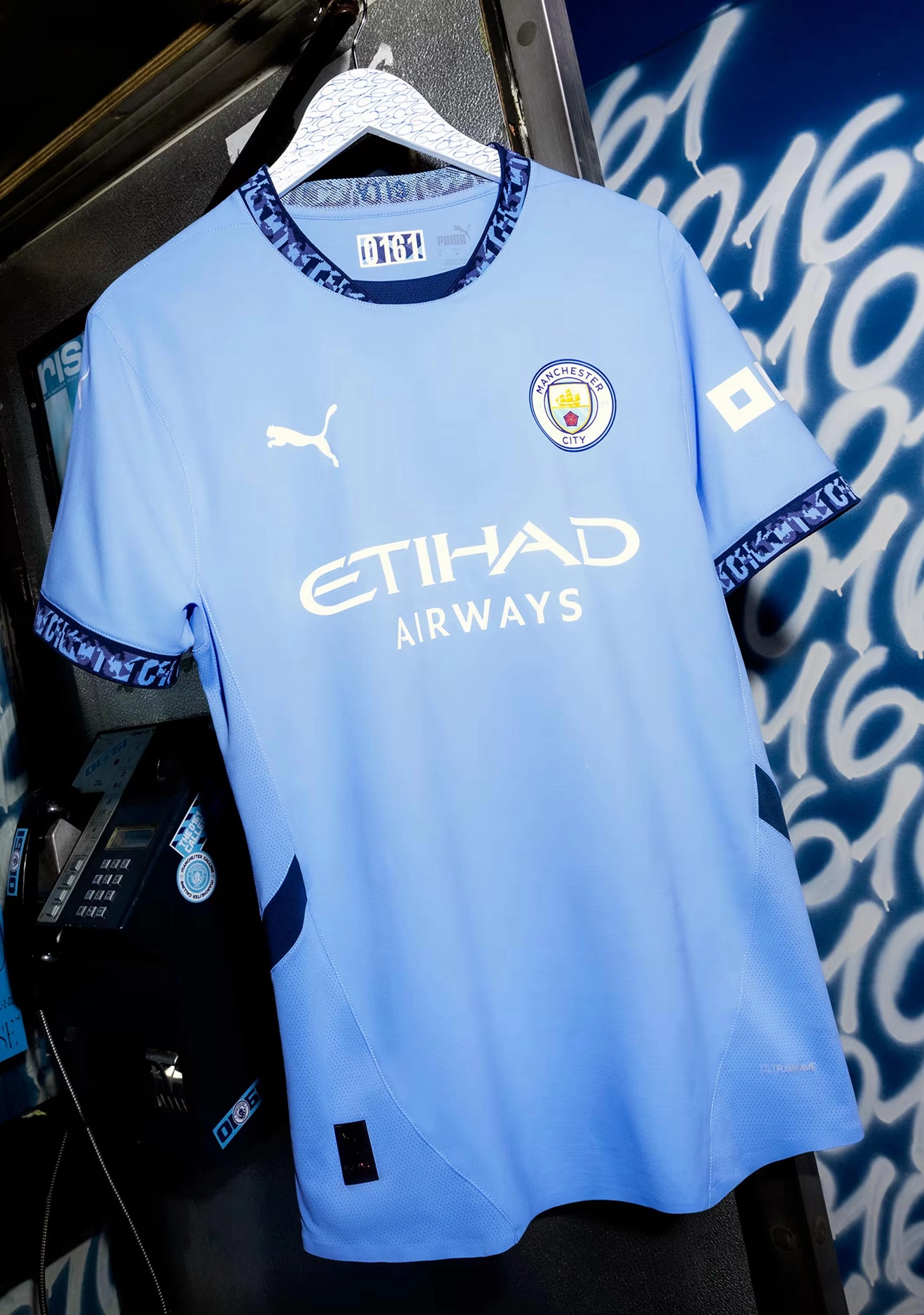 Puma Mens Manchester City 24/25 Home Jersey with FREE Manchester City Scarf