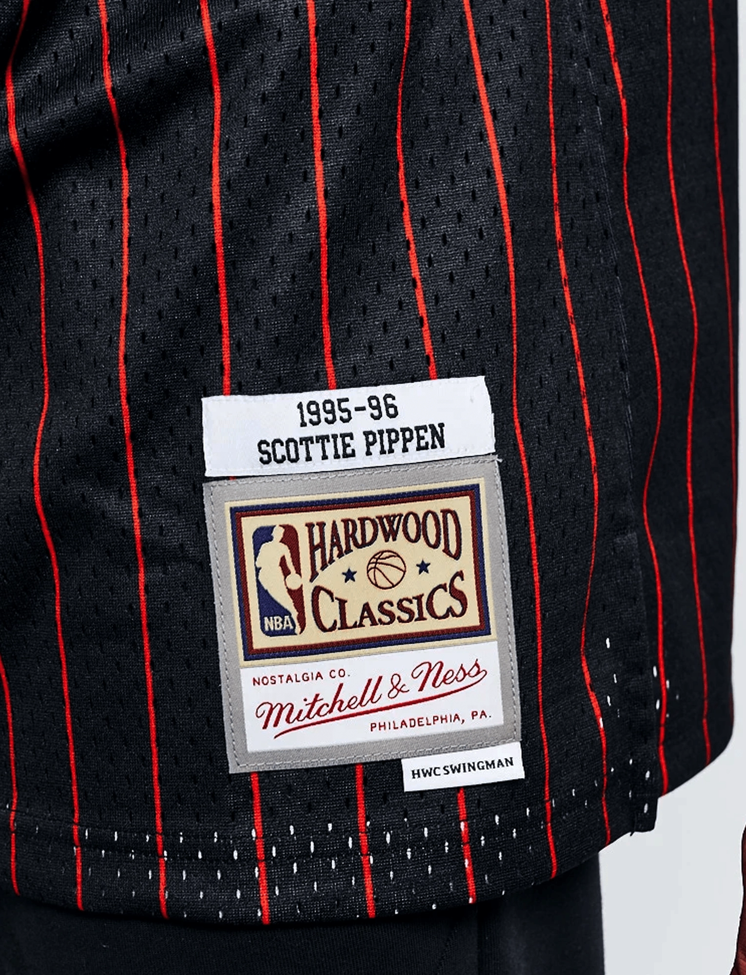 Scottie Pippen Chicago Bulls Mitchell & Ness NBA 95-96 Alt Swingman Jersey - Black