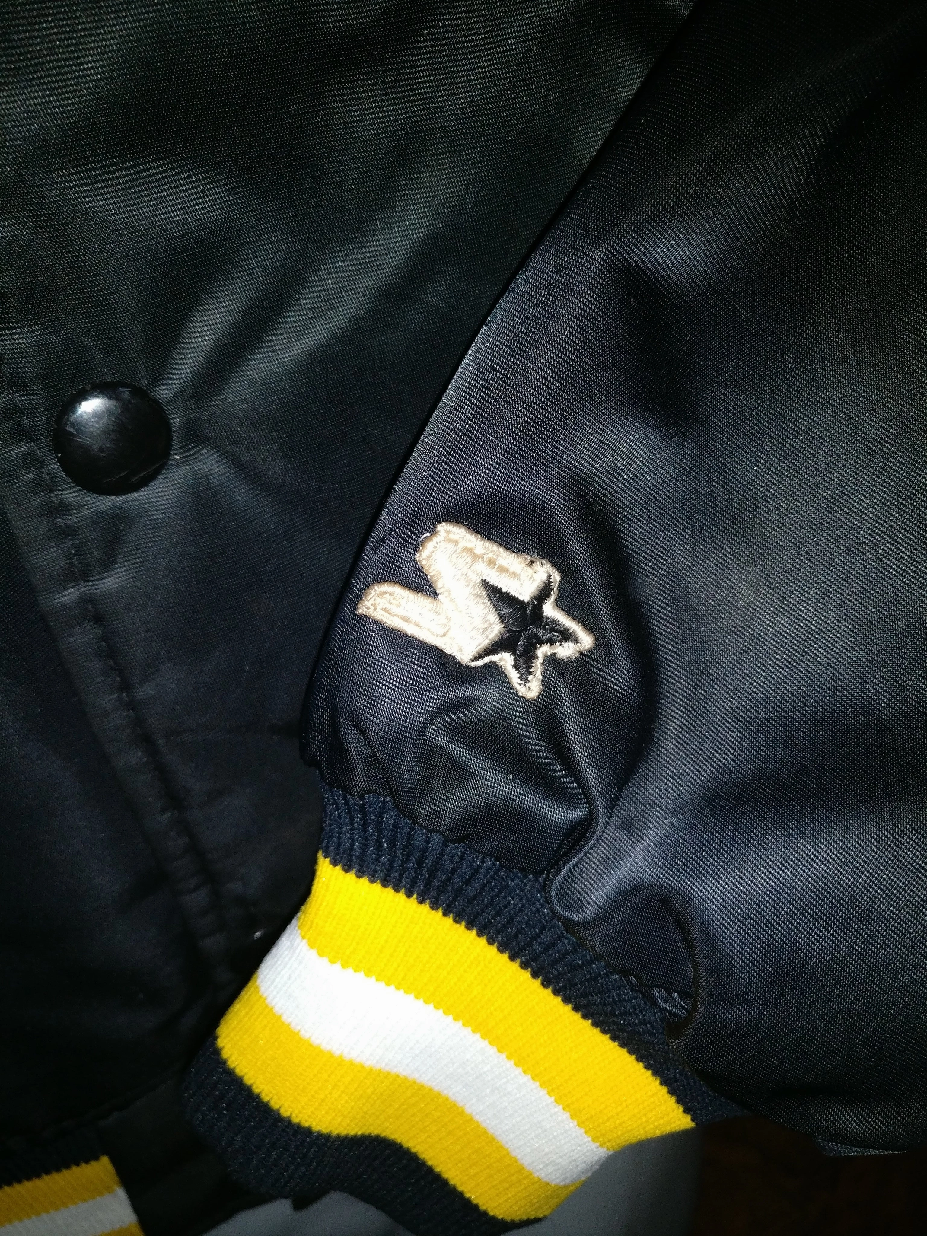 Vintage 80s BOSTON BRUINS NHL Starter Nylon Jacket YL