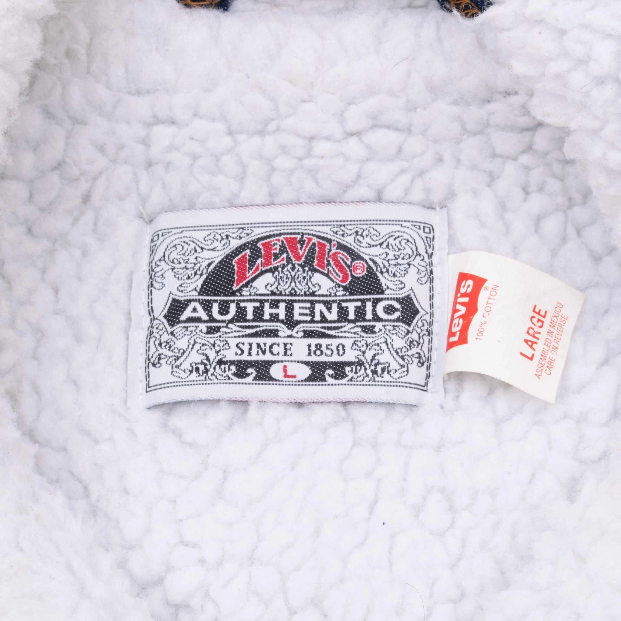 VINTAGE LEVIS SHERPA TRIUMPH PATCH TRUCKER DENIM JACKET 1990S LARGE