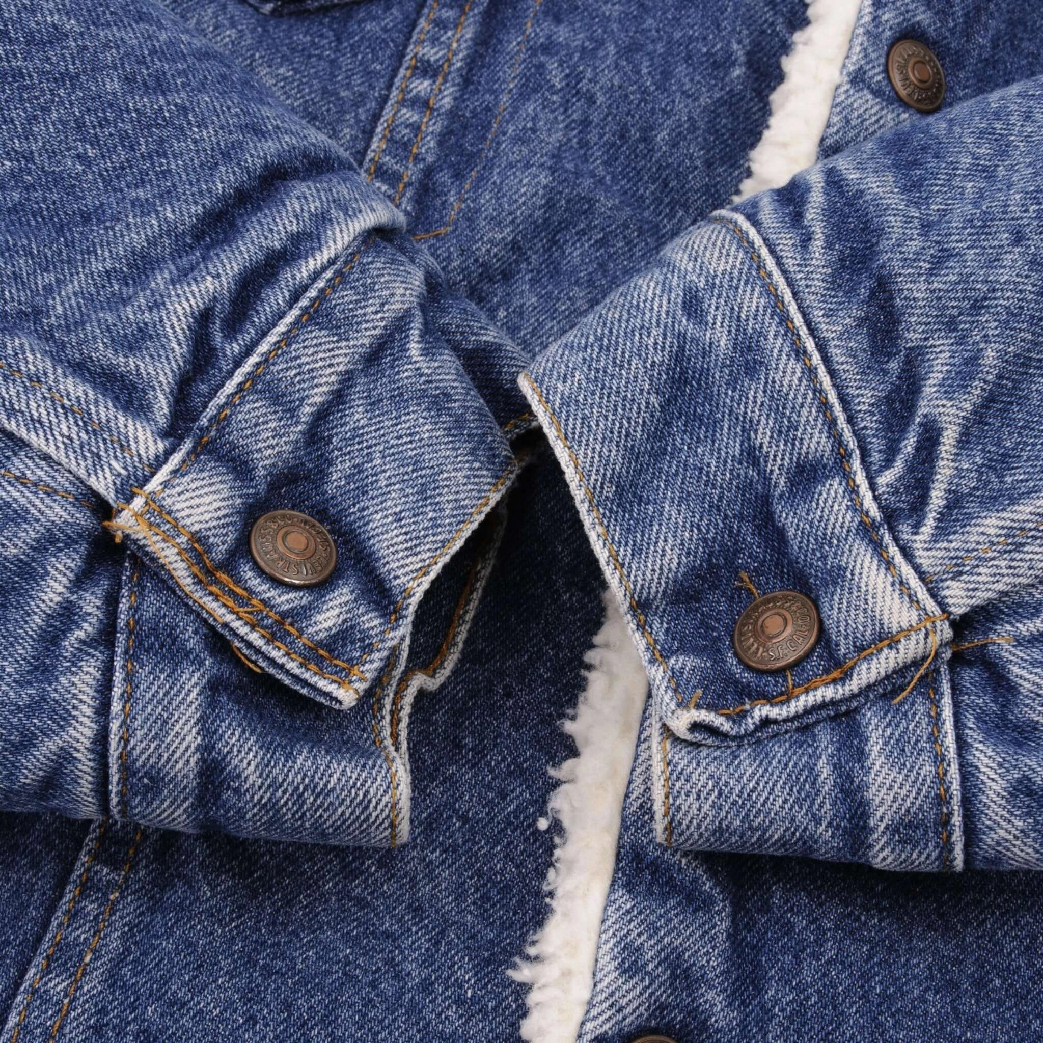 VINTAGE LEVIS SHERPA TRUCKER DENIM JACKET 1980S SIZE 46R MADE IN USA